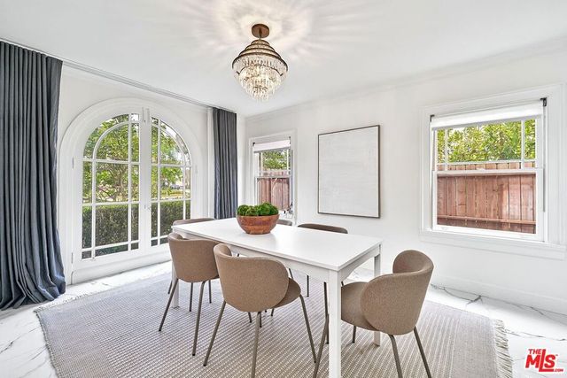 860 S Norton Avenue, Los Angeles, CA 90005