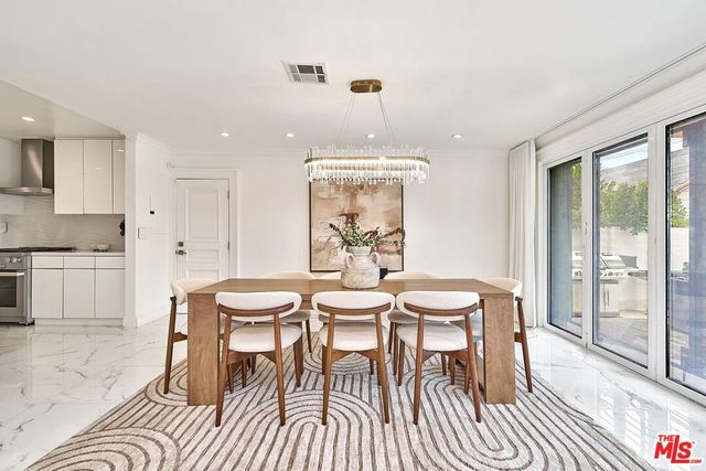 860 S Norton Avenue, Los Angeles, CA 90005