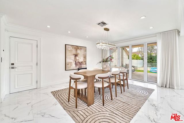 860 S Norton Avenue, Los Angeles, CA 90005