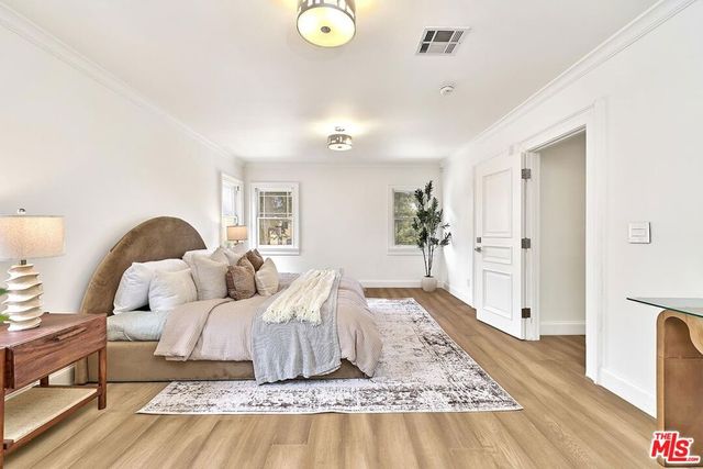 860 S Norton Avenue, Los Angeles, CA 90005