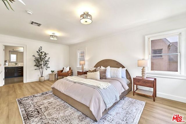860 S Norton Avenue, Los Angeles, CA 90005