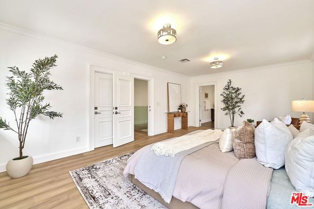 860 S Norton Avenue, Los Angeles, CA 90005