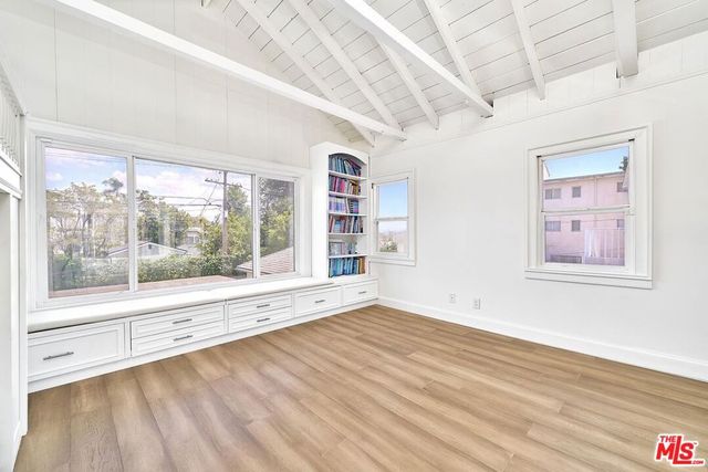 860 S Norton Avenue, Los Angeles, CA 90005