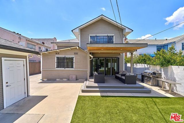 860 S Norton Avenue, Los Angeles, CA 90005