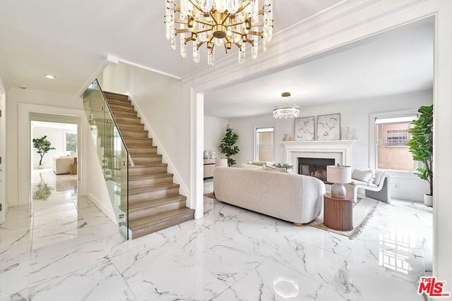 860 S Norton Avenue, Los Angeles, CA 90005