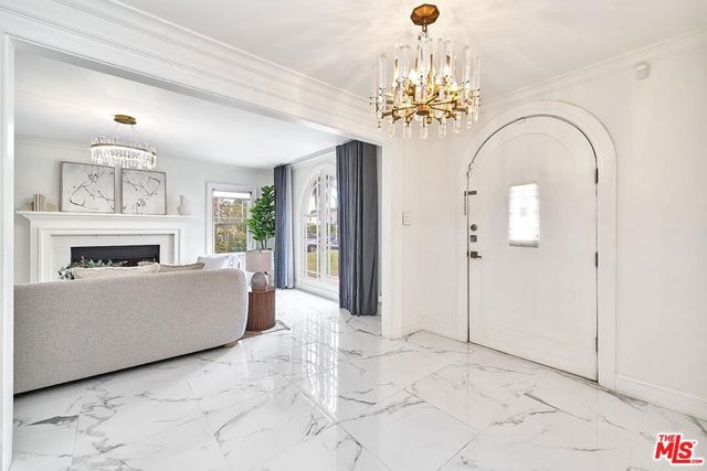 860 S Norton Avenue, Los Angeles, CA 90005