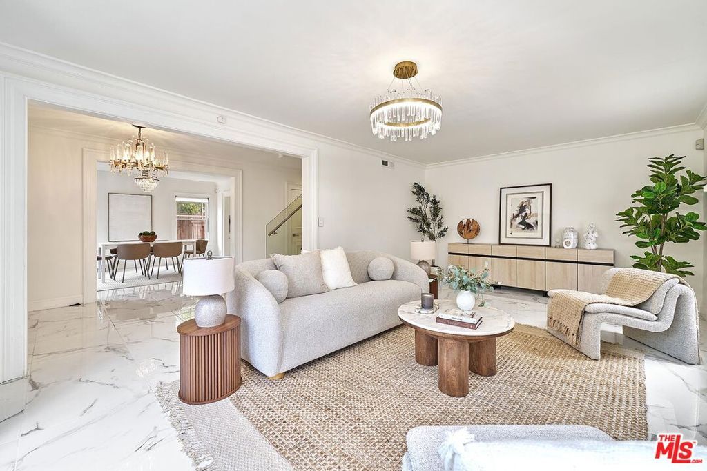 860 S Norton Avenue, Los Angeles, CA 90005 — photo 2