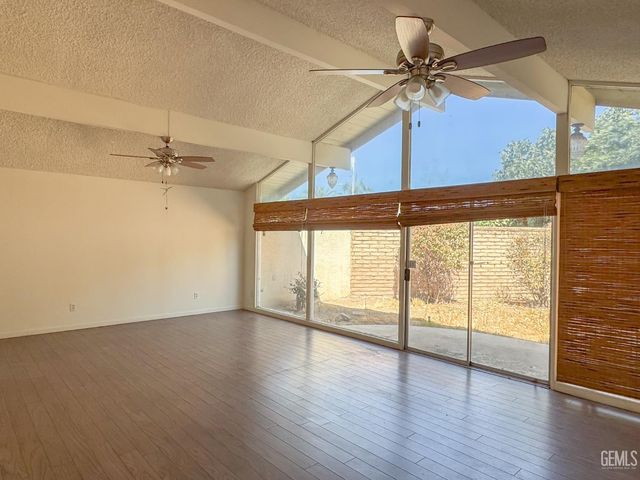 2004 Birchwood Court, Bakersfield, CA 93309