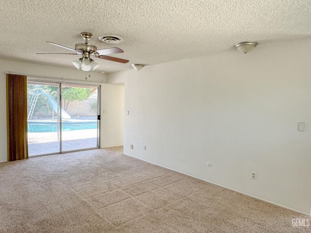 2004 Birchwood Court, Bakersfield, CA 93309