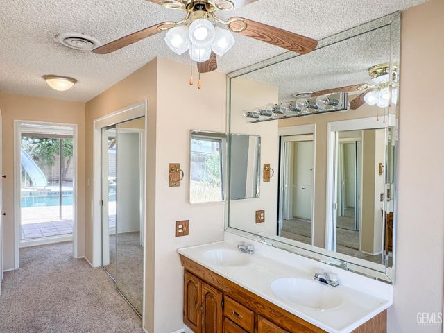 2004 Birchwood Court, Bakersfield, CA 93309