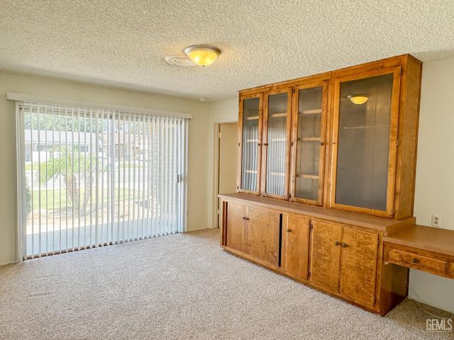 2004 Birchwood Court, Bakersfield, CA 93309