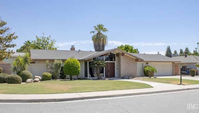 2004 Birchwood Court, Bakersfield, CA 93309