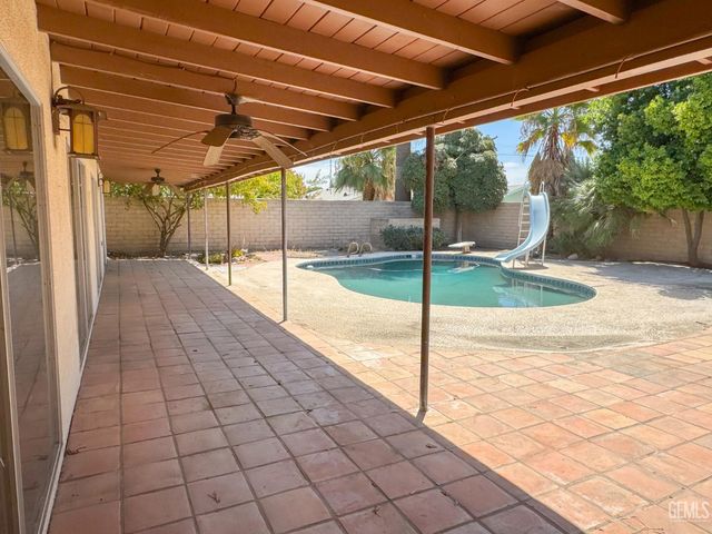 2004 Birchwood Court, Bakersfield, CA 93309