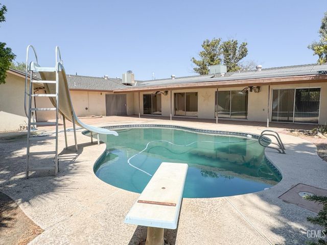 2004 Birchwood Court, Bakersfield, CA 93309