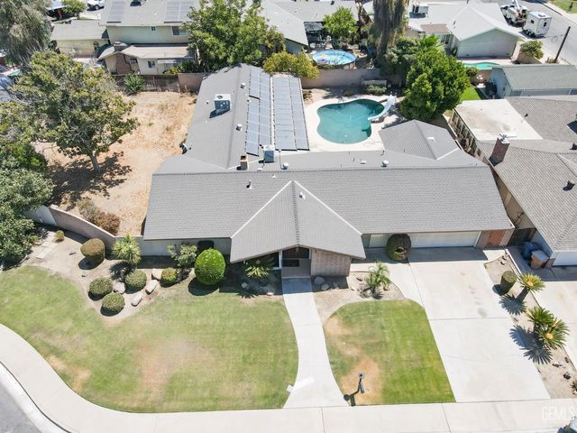2004 Birchwood Court, Bakersfield, CA 93309