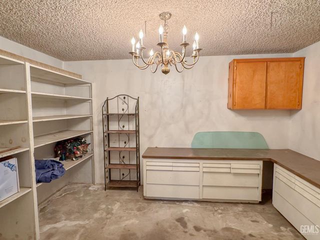 2004 Birchwood Court, Bakersfield, CA 93309