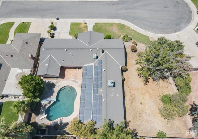 2004 Birchwood Court, Bakersfield, CA 93309