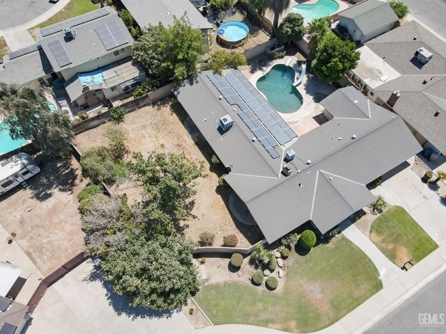 2004 Birchwood Court, Bakersfield, CA 93309