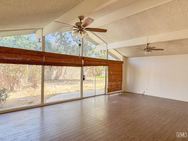 2004 Birchwood Court, Bakersfield, CA 93309