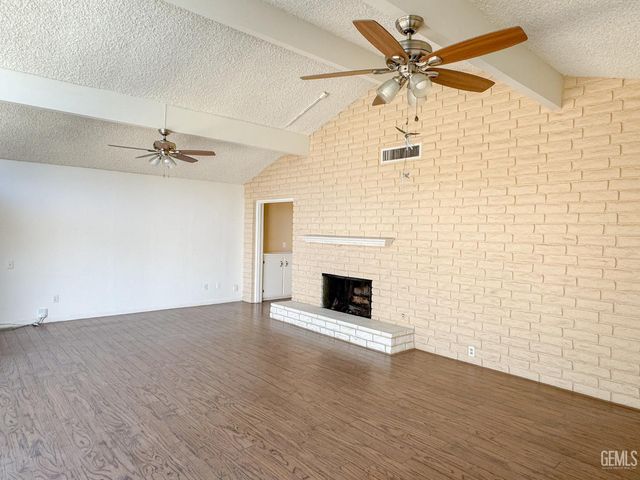 2004 Birchwood Court, Bakersfield, CA 93309