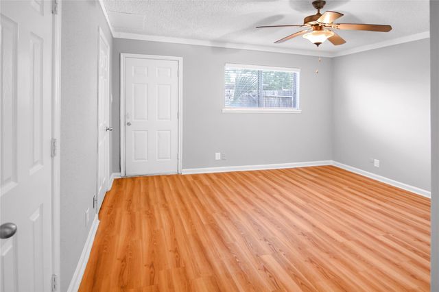 211 W F Street 211, La Porte, TX 77571