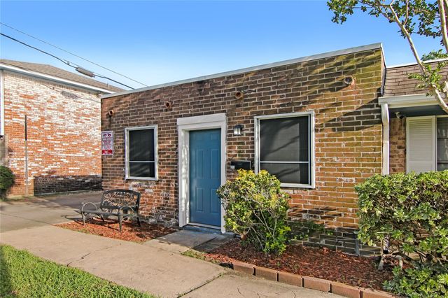 211 W F Street 211, La Porte, TX 77571