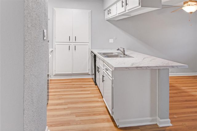 211 W F Street 211, La Porte, TX 77571
