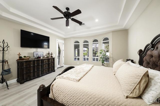 14218 Santa Fe Court, Bakersfield, CA 93314