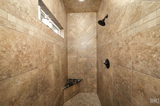 14218 Santa Fe Court, Bakersfield, CA 93314