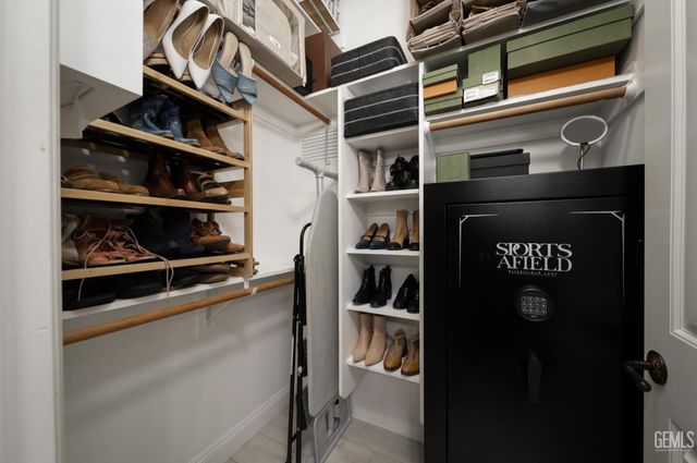 14218 Santa Fe Court, Bakersfield, CA 93314