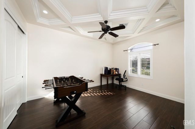 14218 Santa Fe Court, Bakersfield, CA 93314