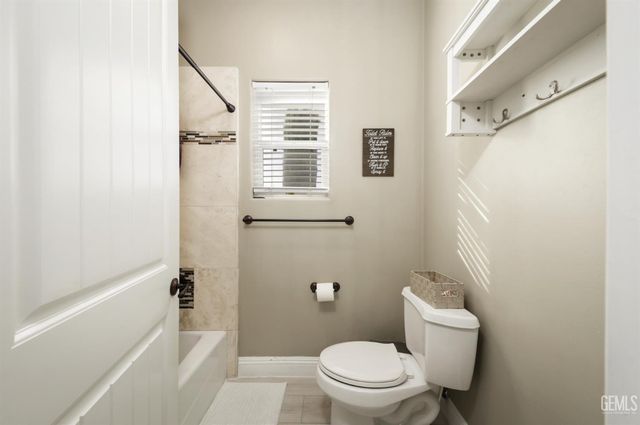 14218 Santa Fe Court, Bakersfield, CA 93314