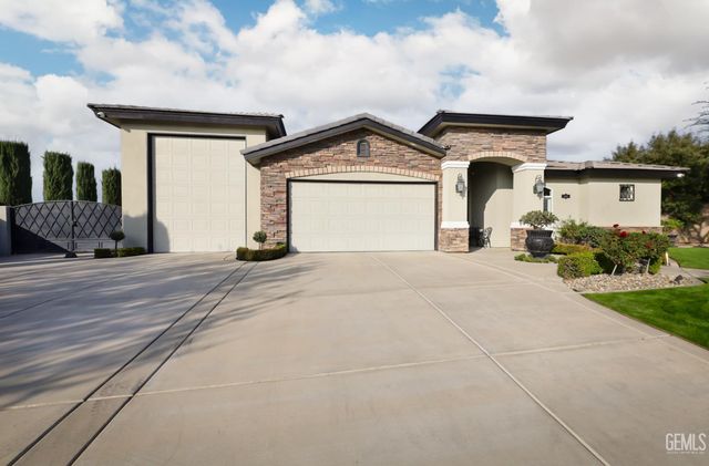 14218 Santa Fe Court, Bakersfield, CA 93314