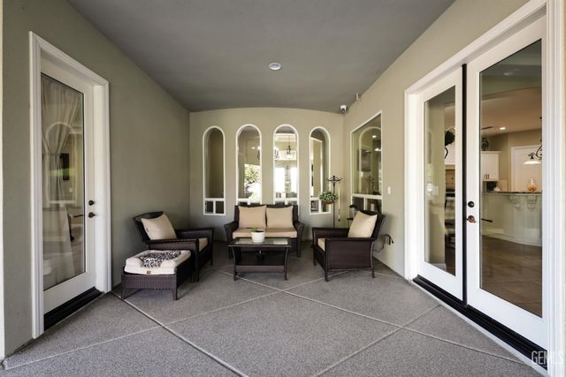 14218 Santa Fe Court, Bakersfield, CA 93314