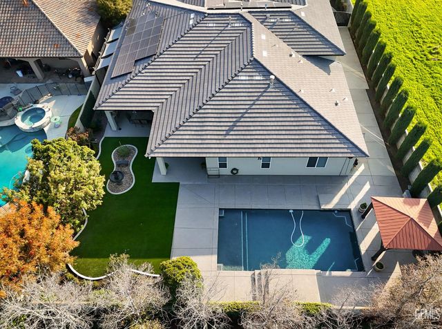 14218 Santa Fe Court, Bakersfield, CA 93314