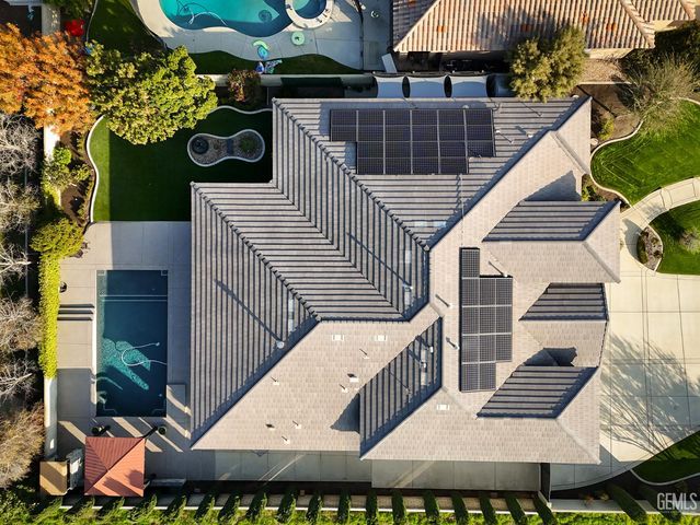 14218 Santa Fe Court, Bakersfield, CA 93314