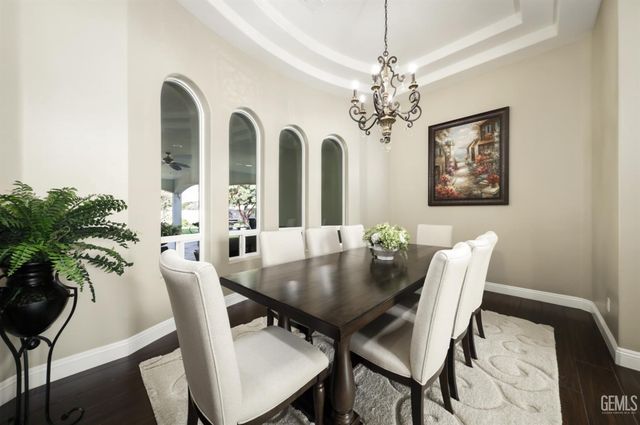 14218 Santa Fe Court, Bakersfield, CA 93314