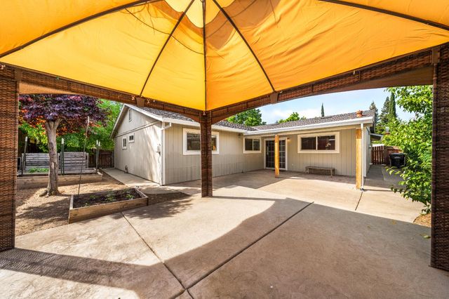 8930 Genoa Ave, Orangevale, CA 95662