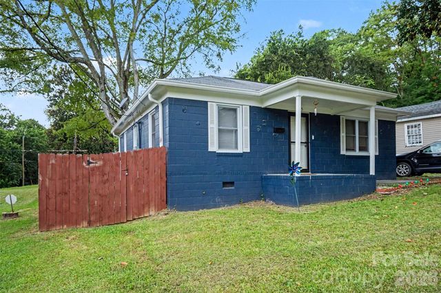 405 Killian Avenue, Mount Holly, NC 28120