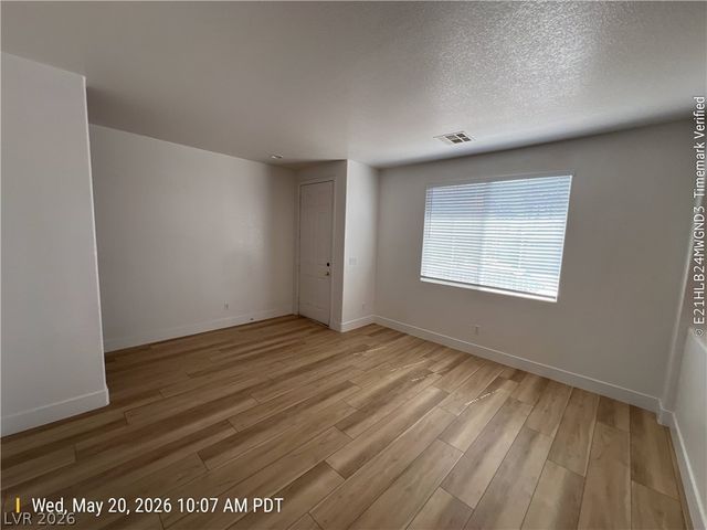 8027 Sapphire Cove Avenue, Las Vegas, NV 89117