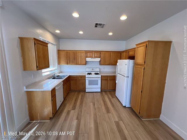 8027 Sapphire Cove Avenue, Las Vegas, NV 89117