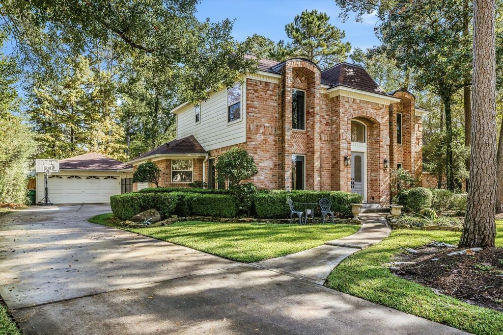 57 Cascade Springs Place, The Woodlands, TX 77381
