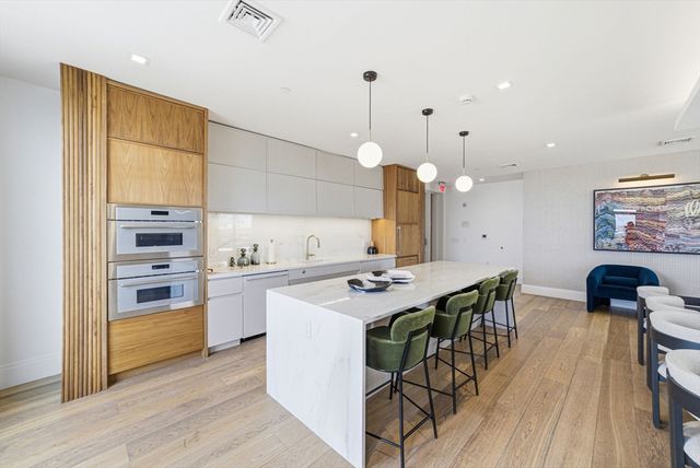 191 Washington St 711, Boston, MA 02135