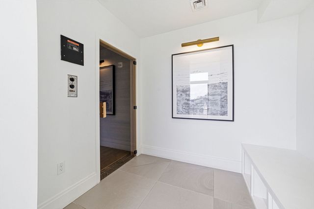 191 Washington St 711, Boston, MA 02135