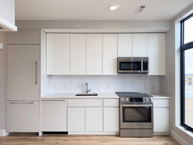 191 Washington St 711, Boston, MA 02135