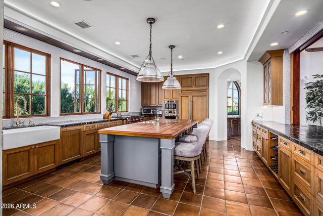 10832 E WINTER SUN Drive, Scottsdale, AZ 85262