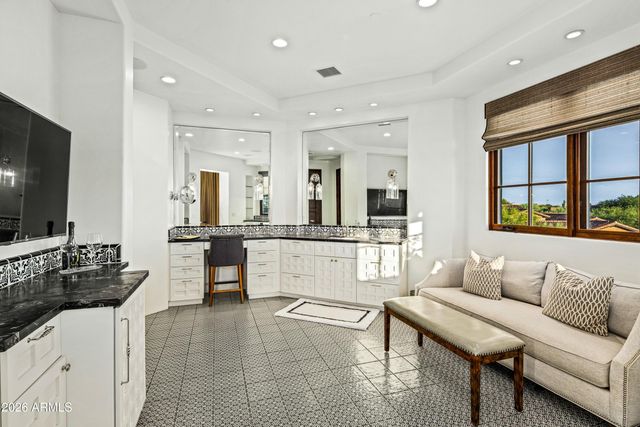 10832 E WINTER SUN Drive, Scottsdale, AZ 85262