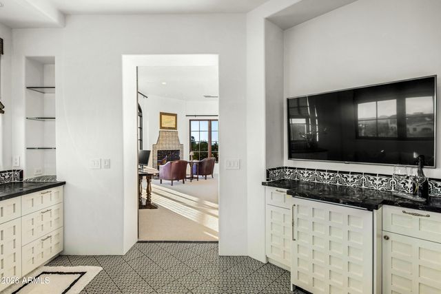 10832 E WINTER SUN Drive, Scottsdale, AZ 85262