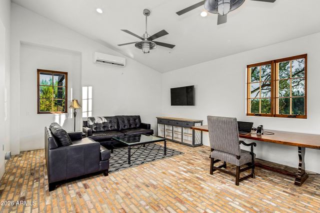 10832 E WINTER SUN Drive, Scottsdale, AZ 85262