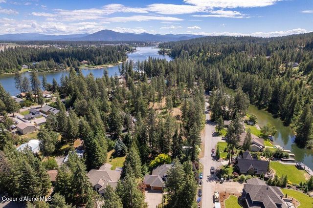 418 S Riviere Ct, Coeur D'alene, ID 83814